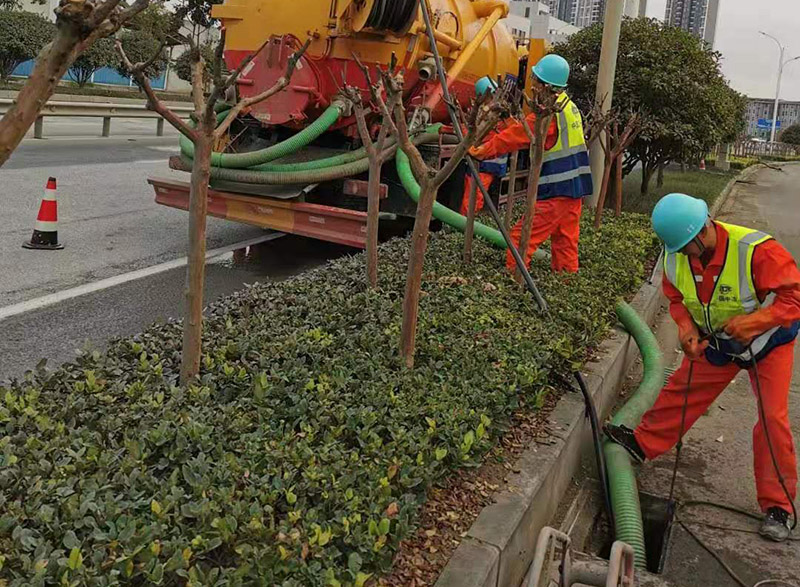 类乌齐市政管道清淤